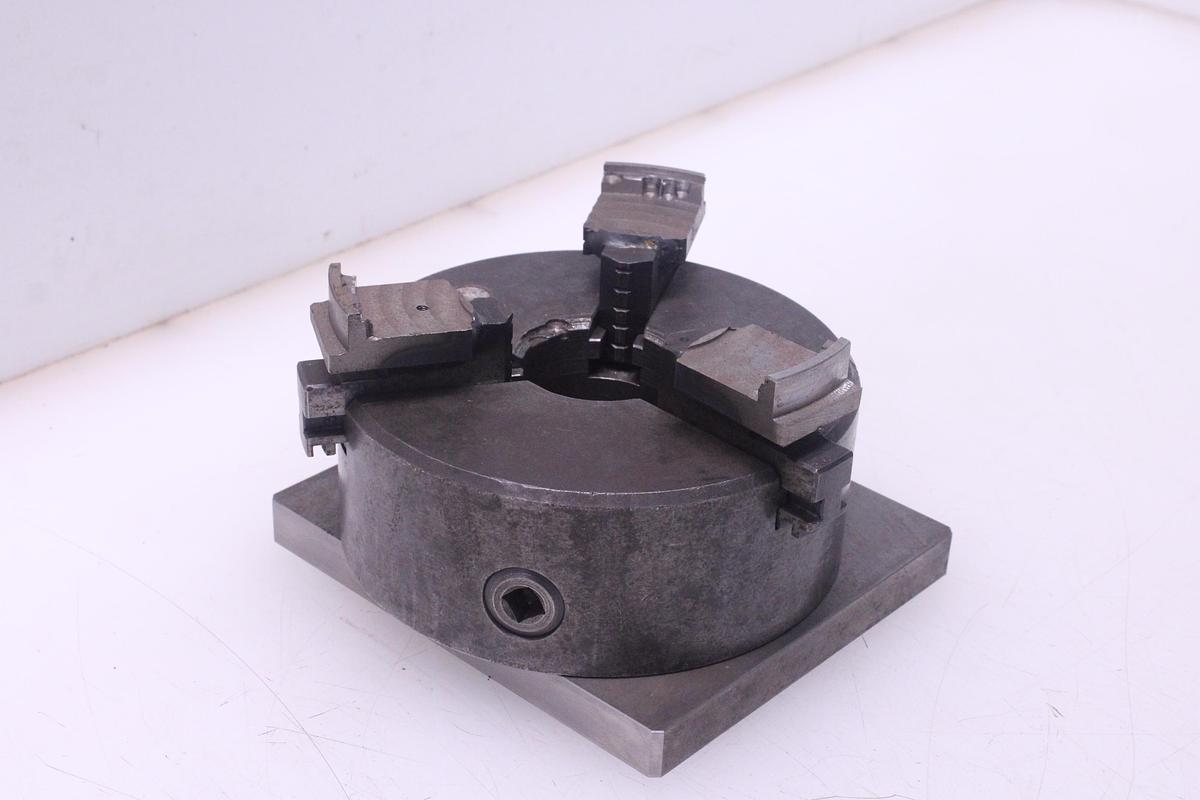 Usado Plato para Torno 190 mm con base metalica