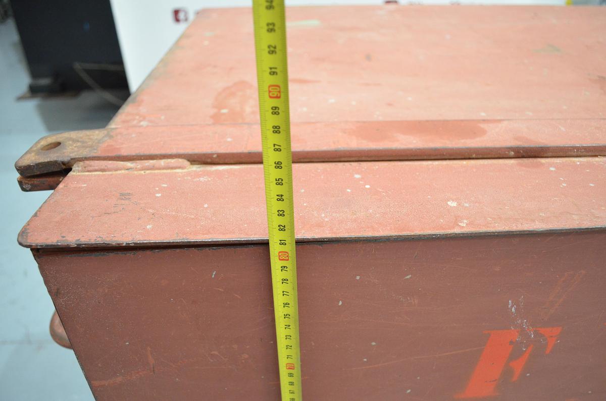 Usado Arcón metálico 1000x800x810mm rojo