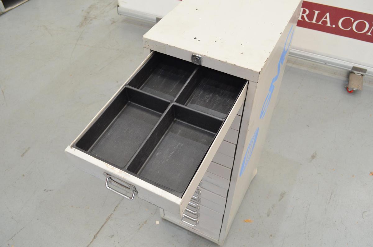 Usado Cajonera metálica con ruedas 280x410x880(h)mm