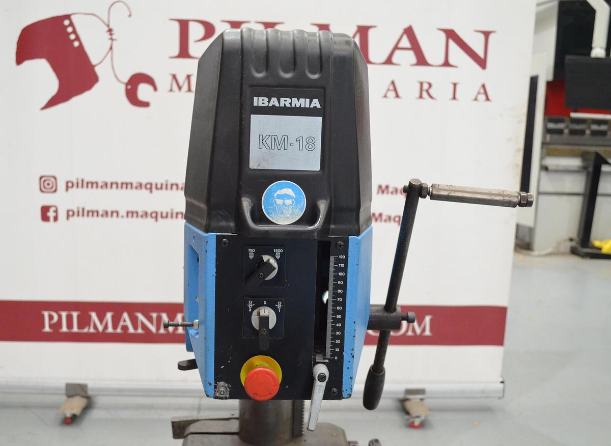 Usado Taladro sobremesa correas Ibarmia KM-18