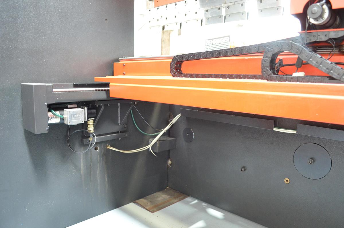 Usado Plegadora hidráulica Amada Schiavi NMP 125
