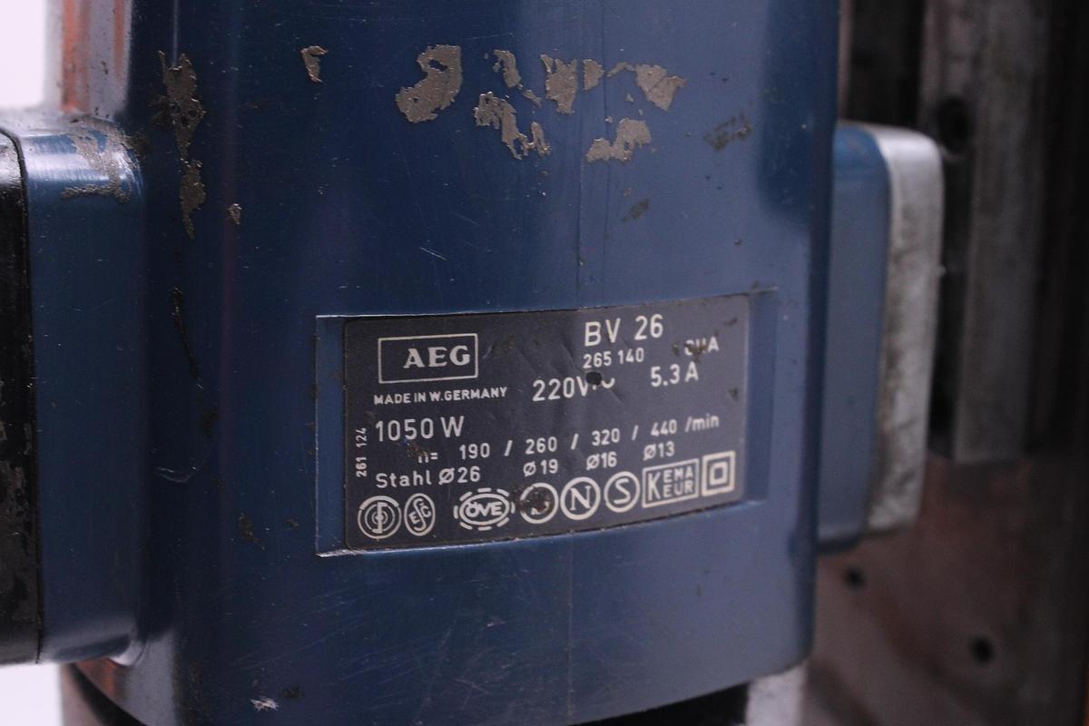 Usado Soporte Electromagnético SELTER ST-32R con Taladro AEG