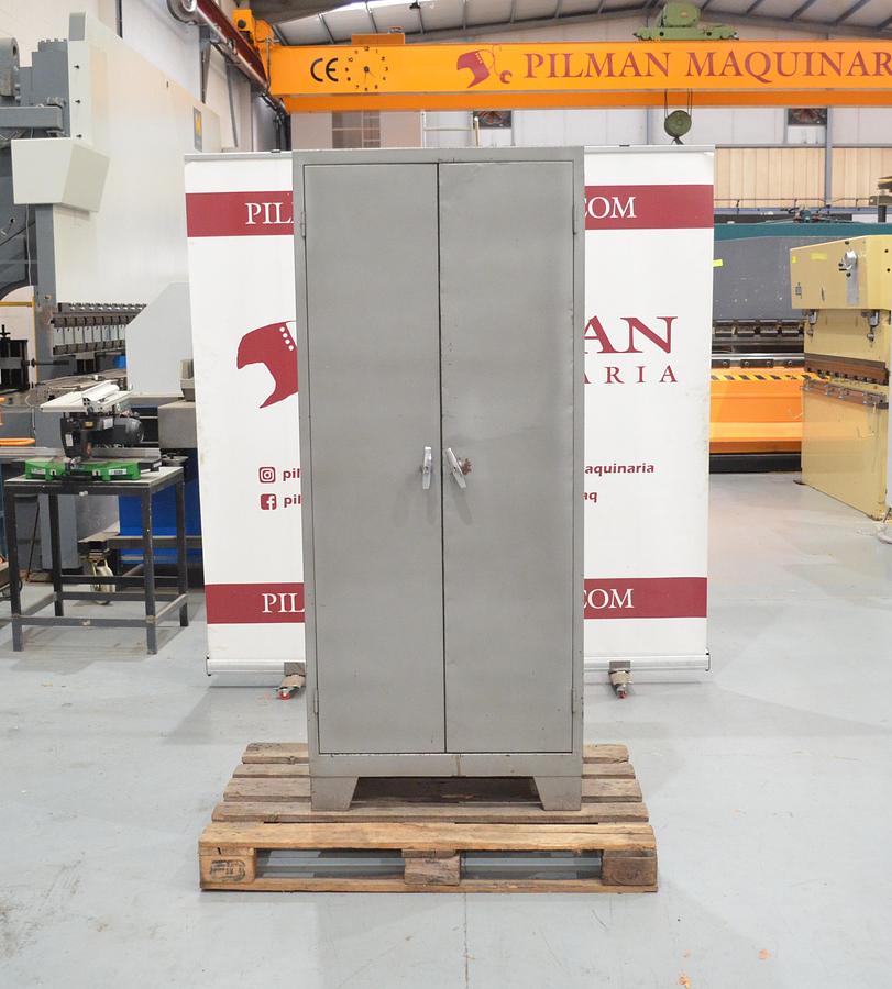 Usado Armario metálico para taller 750x380x1770mm