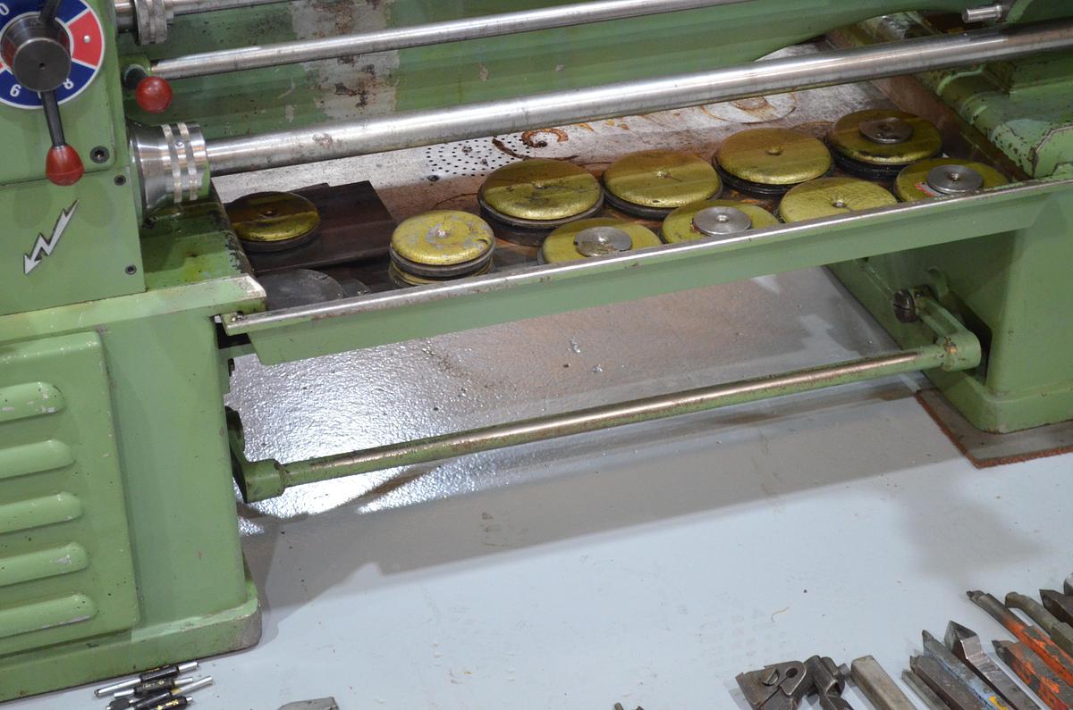 Usado Torno AP E-2 de 2.200mm e.p. con CE