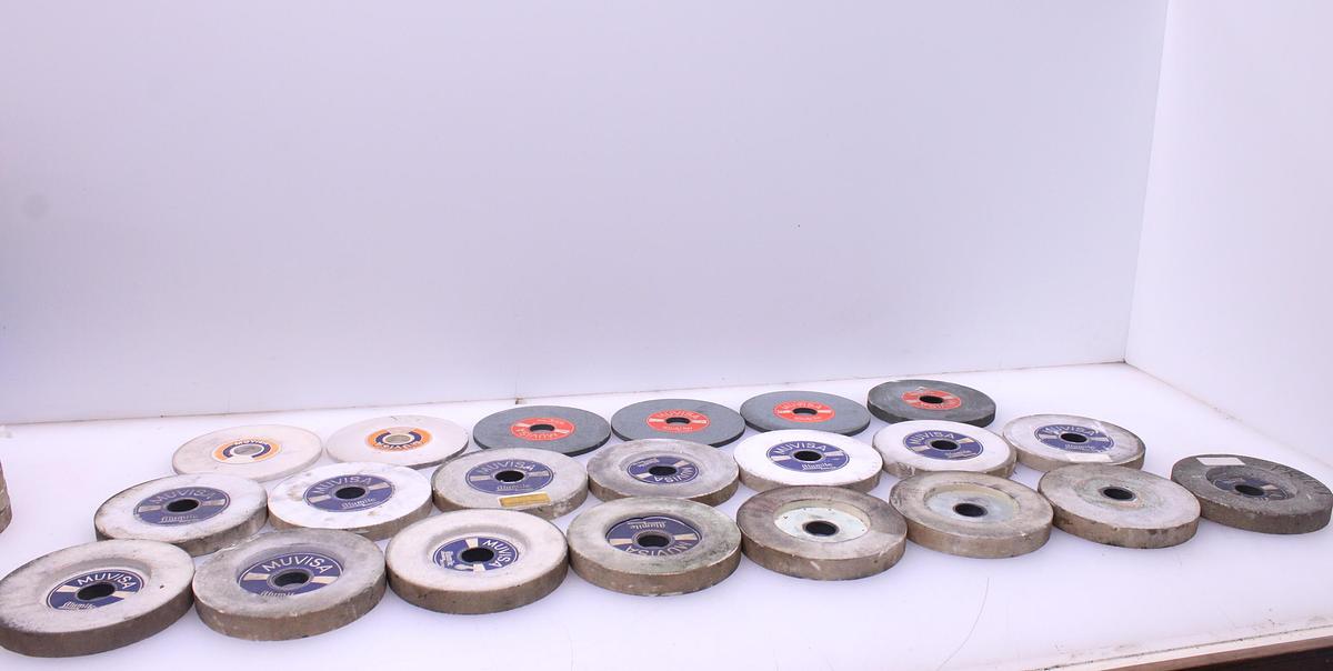Usado Lote Muelas Rectificado Muvisa 180 mm - 21 Unidades