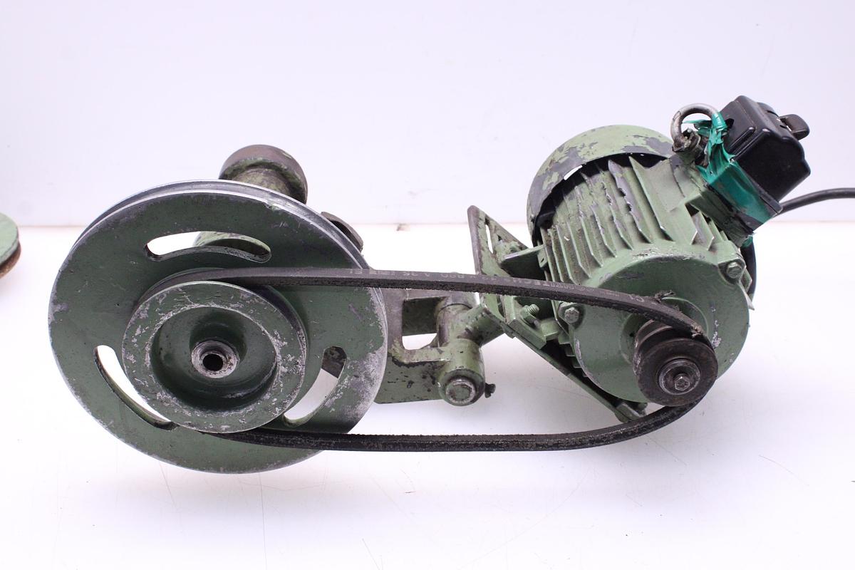 Usado Rectificadora Muela sobre Torno