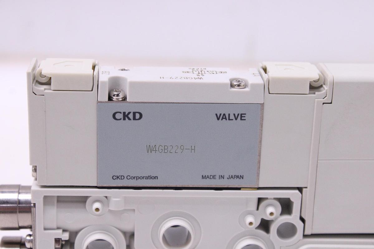 Usado Electrovalvula CKD NW4GB220-C8-WH-3-ST