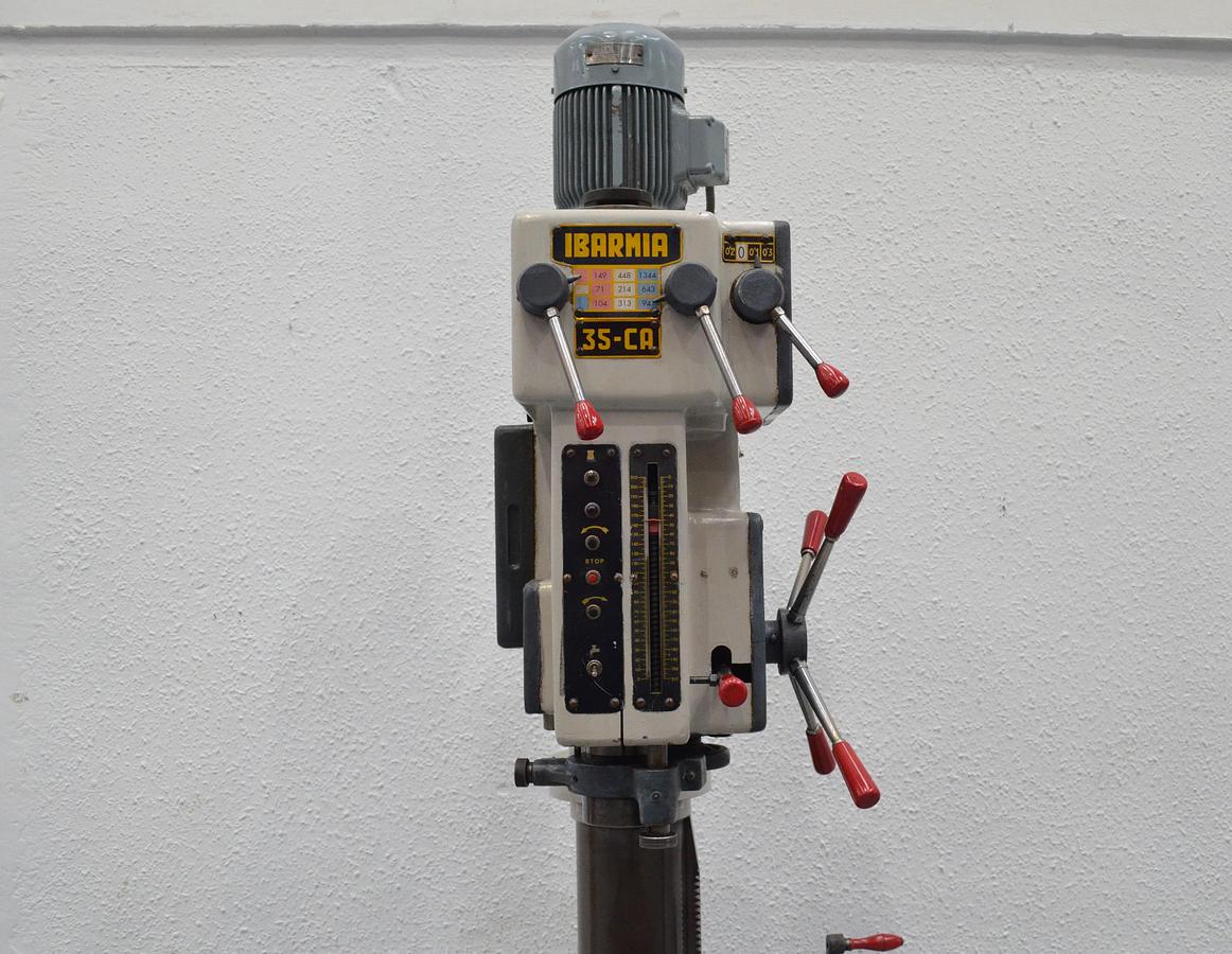 Usado Taladro columna Ibarmia 35-CA blanco