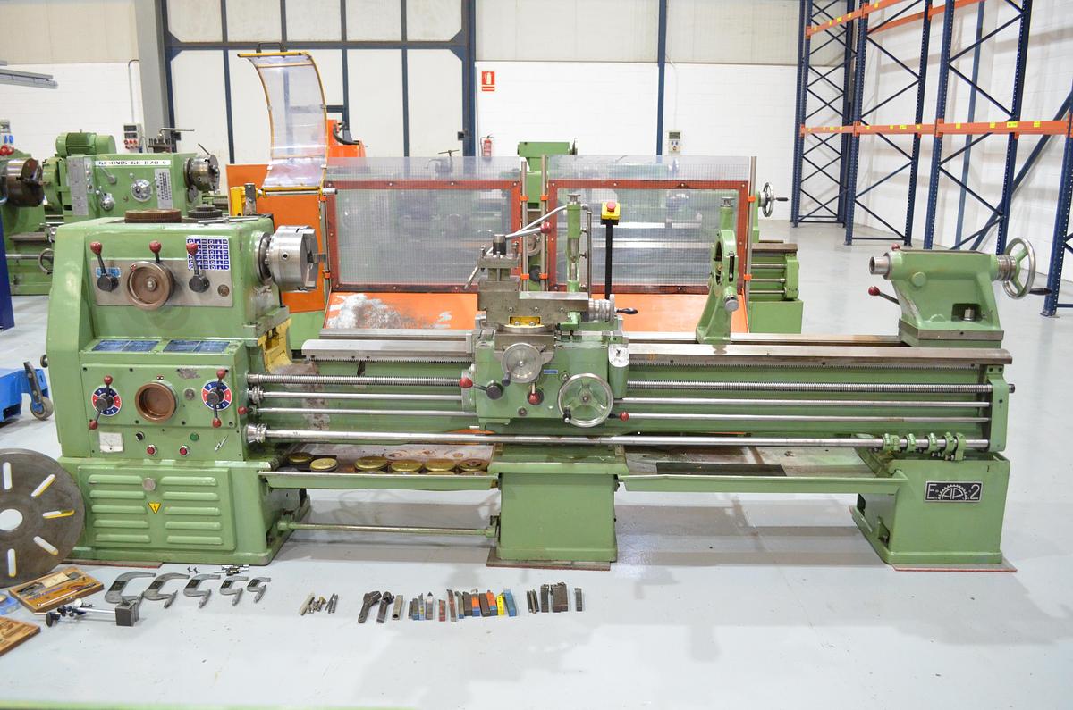 Usado Torno AP E-2 de 2.200mm e.p. con CE