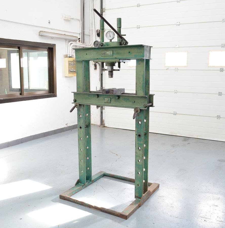 Usado Prensa manual Hermed 30tn