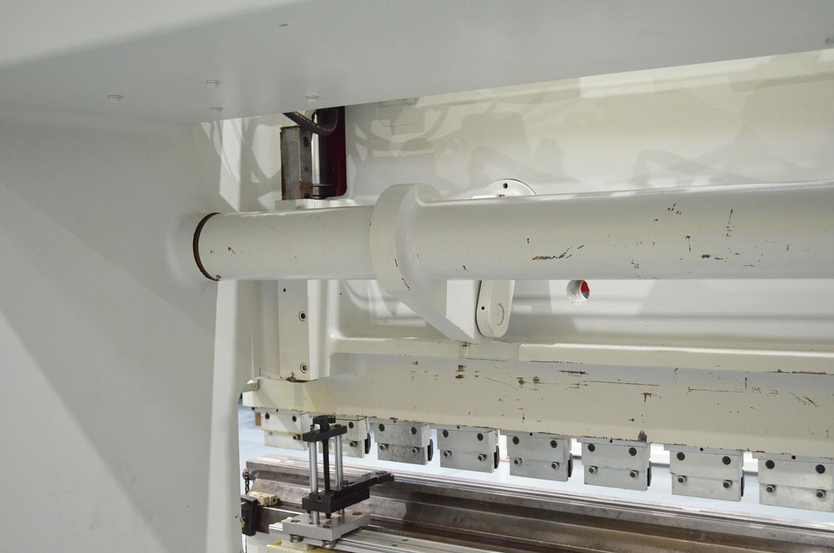 Usado Plegadora hidráulica DENER 4100x160tn ADMP.160-40