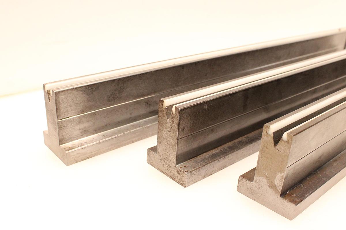 Usado Juego Matrices en "T" Metalmaq 20.34 35º V12 - 8 Tramos