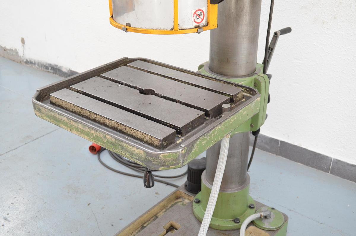 Usado Taladro columna Ibarmia B-40 engranajes