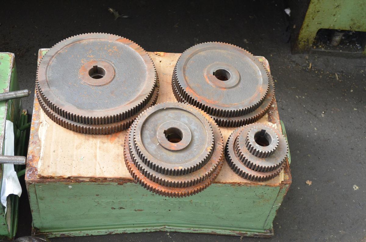 Usado Torno cumbre 60 1500mm e.p