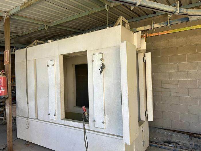 Usado Línea pintura en polvo con cabina y horno secado