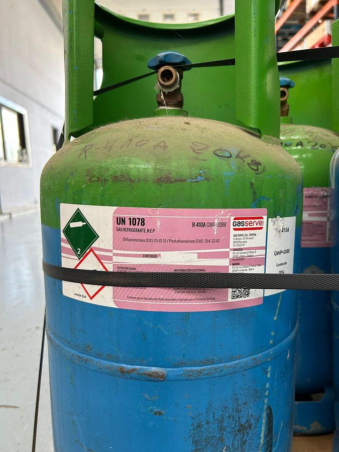 Usado 8 botellas vacías GAS R-410A