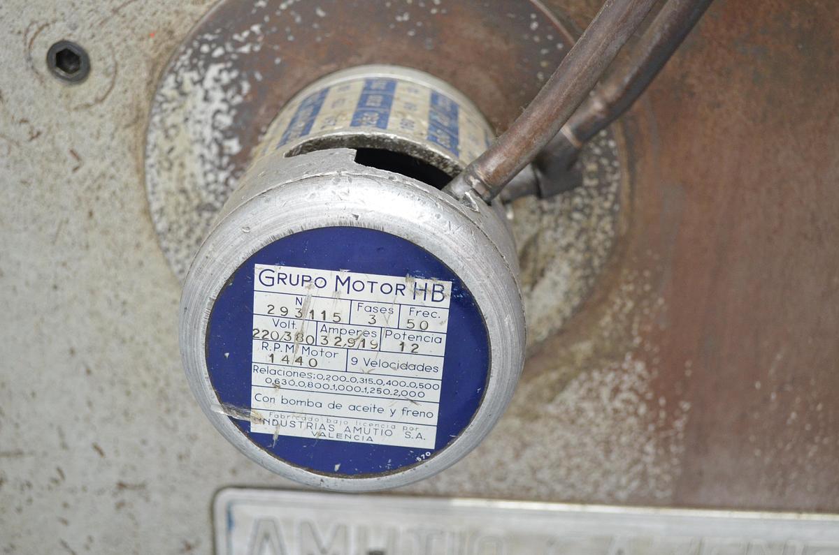 Usado Torno Amutio HB 575 - 1.000mm e.p