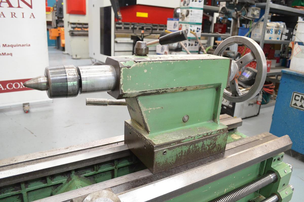 Usado Torno Pinacho L1-225  1650mm e.p. verde