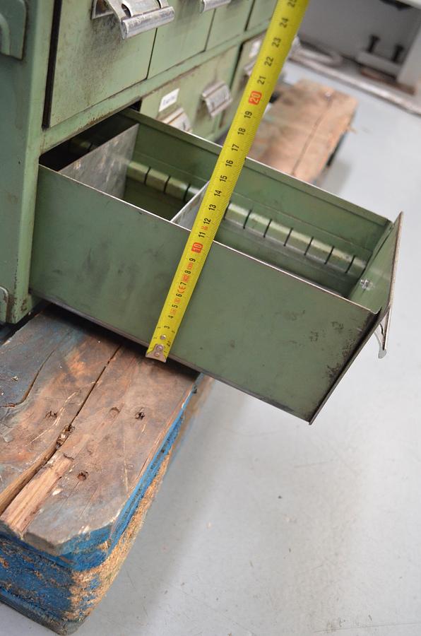 Usado Armario cajones metálicos 970x500x300(h)mm