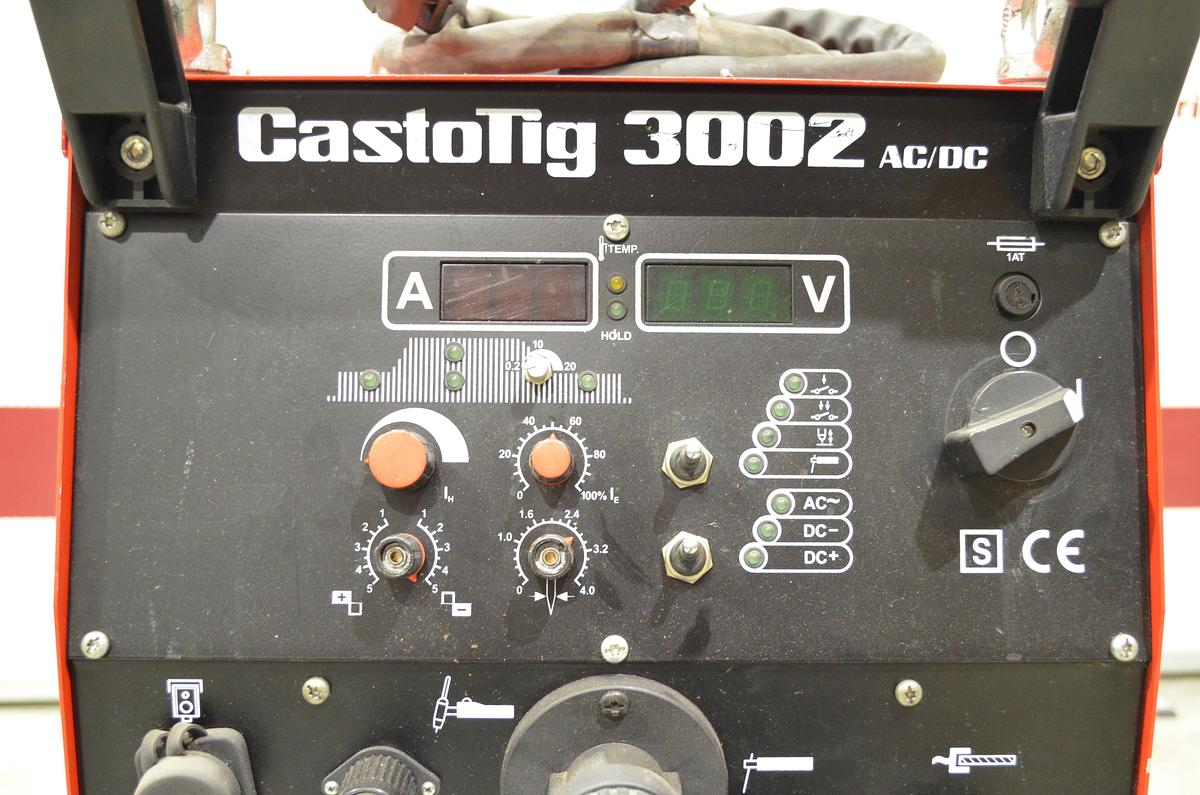 Usado Maquina soldar tig refrigerada Castolin Castotig 3002 ACDC