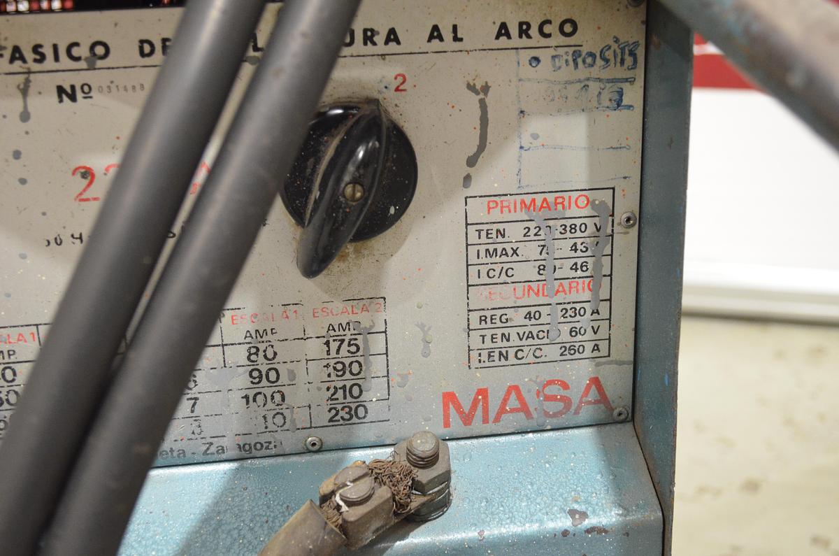Usado Maquina soldar electrodos GAR 230A