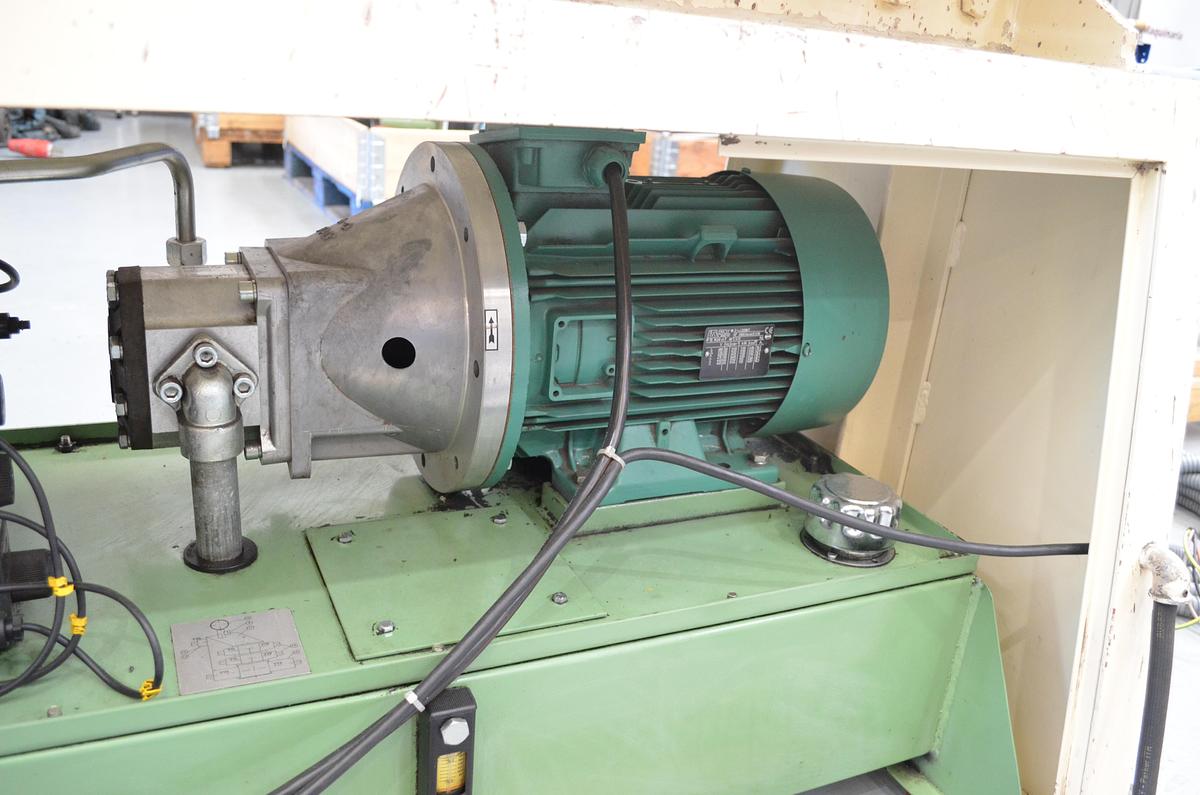 Usado Punzonadora Hidráulica Geka 80 S