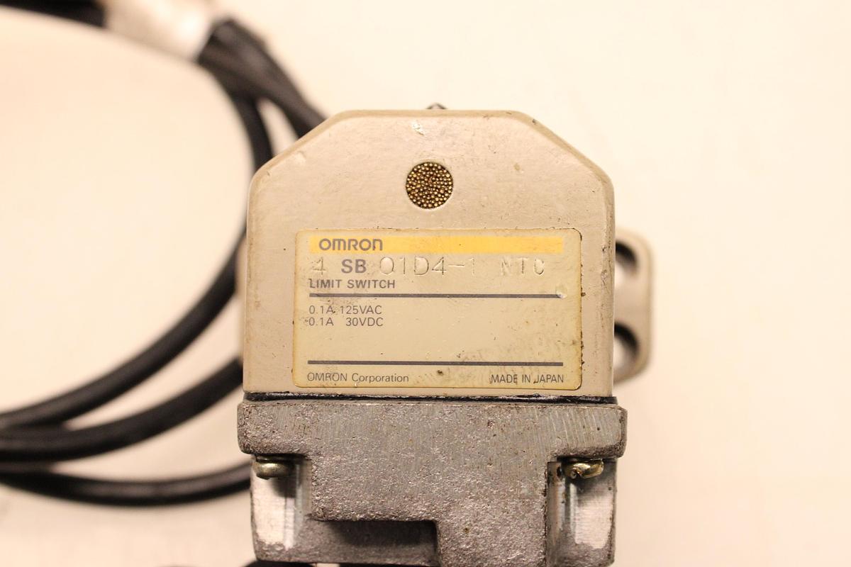 Usado Final de Carrera OMRON 4 SB 01D4-1 NTC