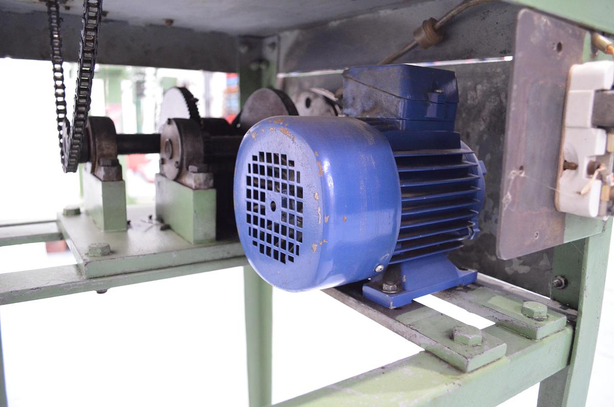 Usado Perfiladora motorizada usada