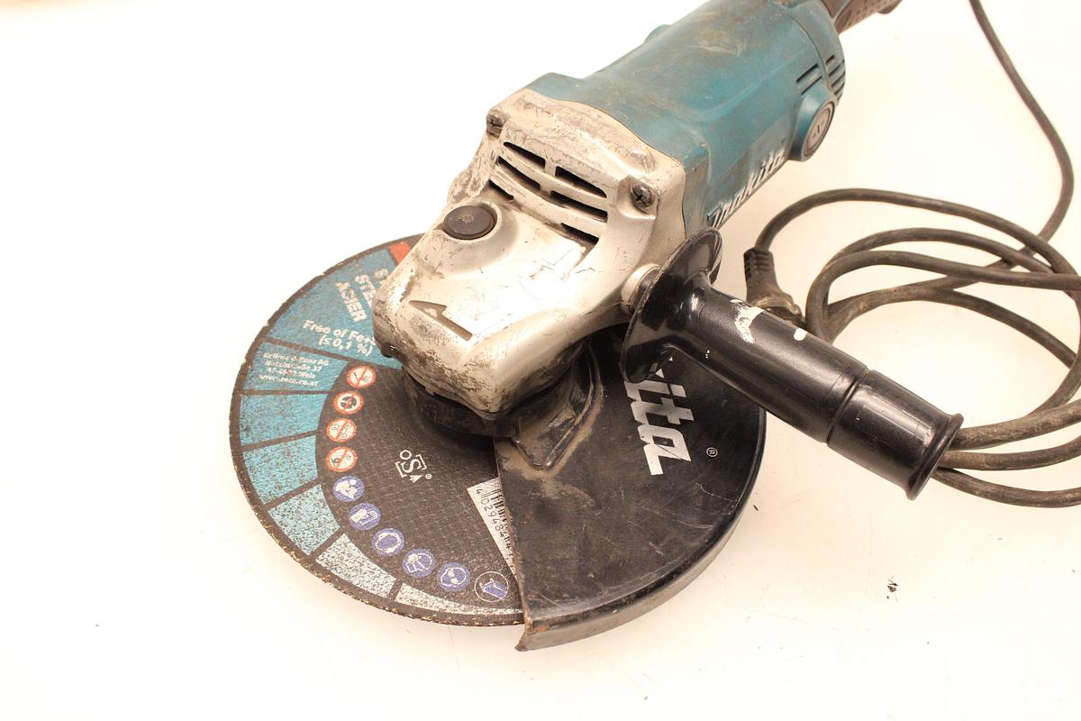 Usado Amoladora Angular MAKITA GA9050 Usado