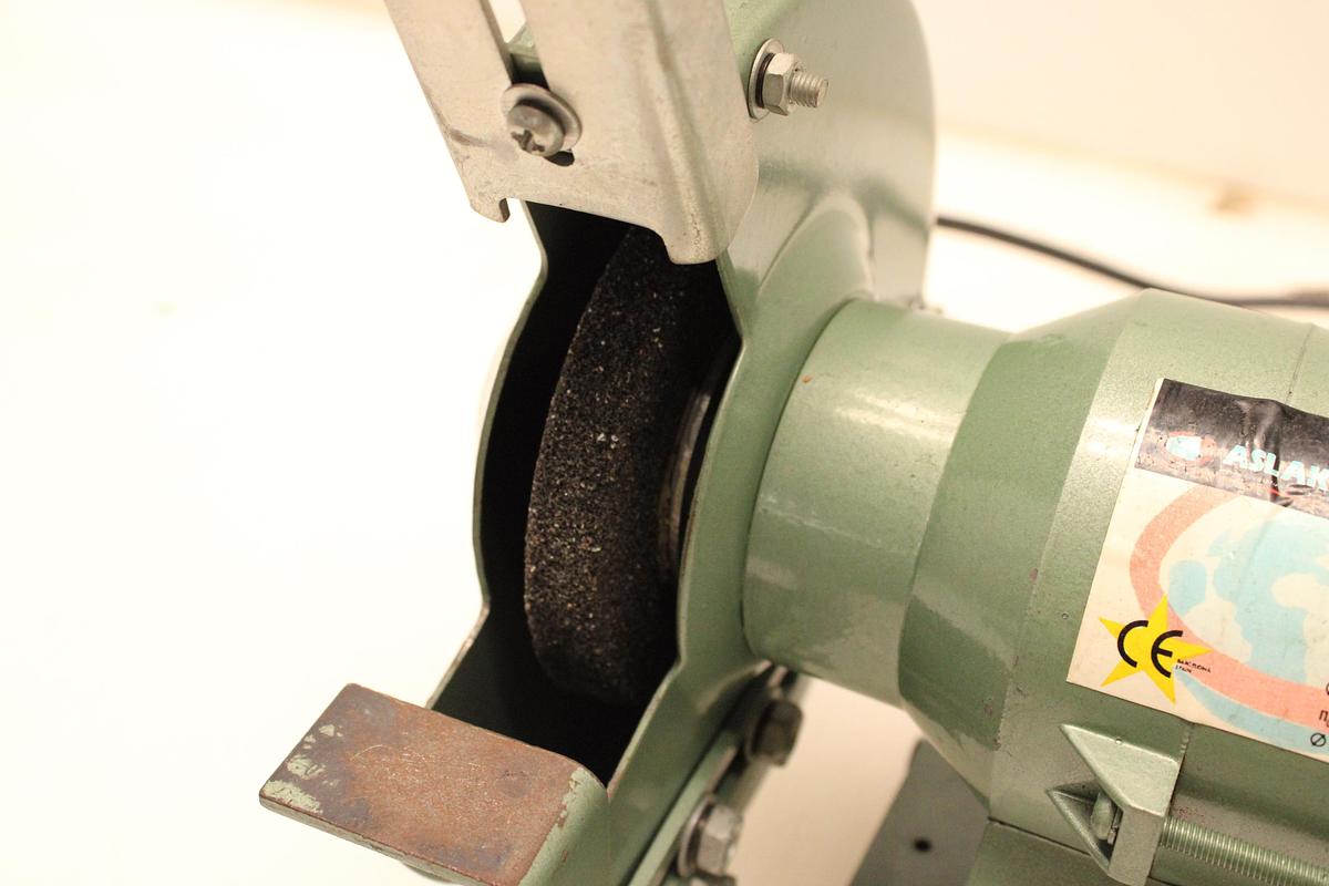 Usado Esmeriladora De Banco ASLAK EC150