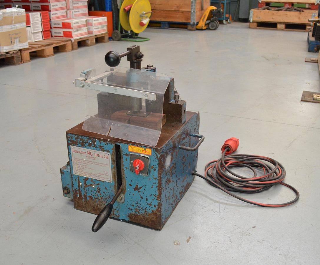 Usado Tronzadora disco manual MG TL-250
