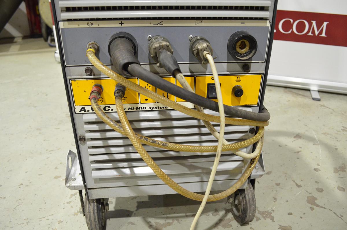 Usado Soldadora mig pulsada y refrigerada STEL Hi-MIG 500P