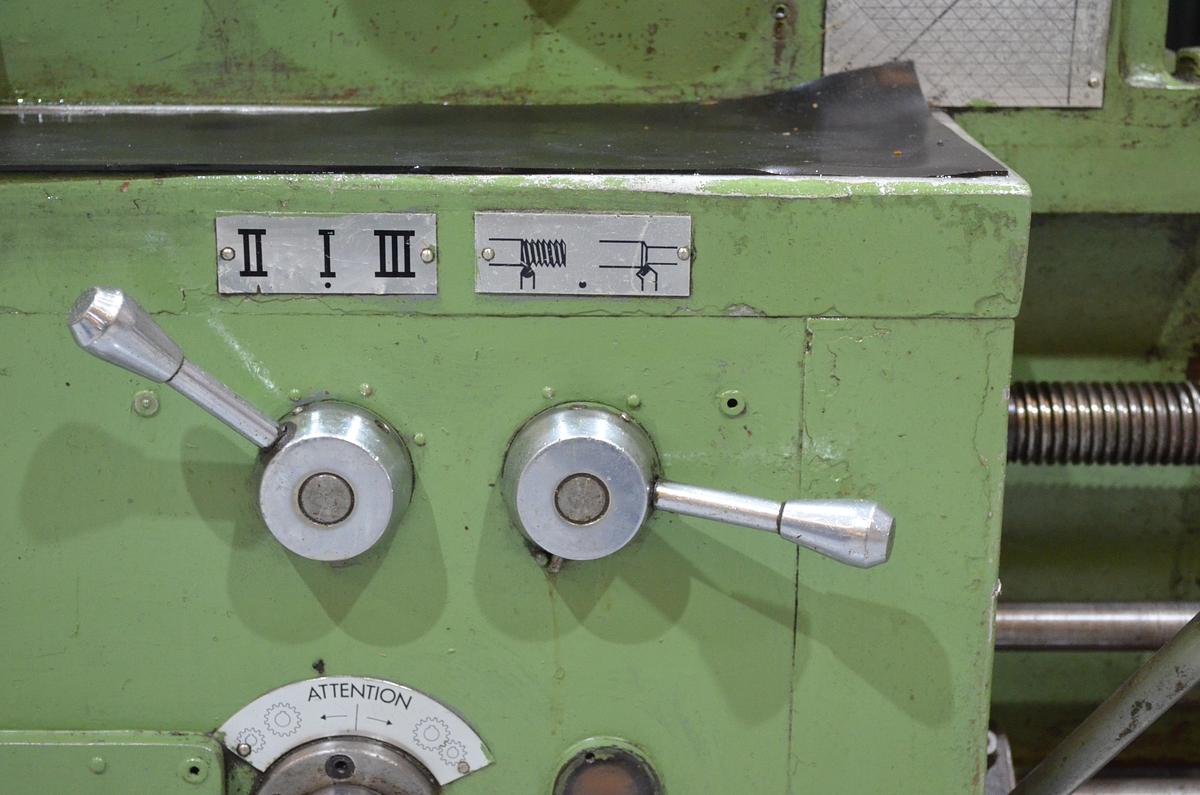 Usado Torno Geminis GE 650 2.000mm e.p