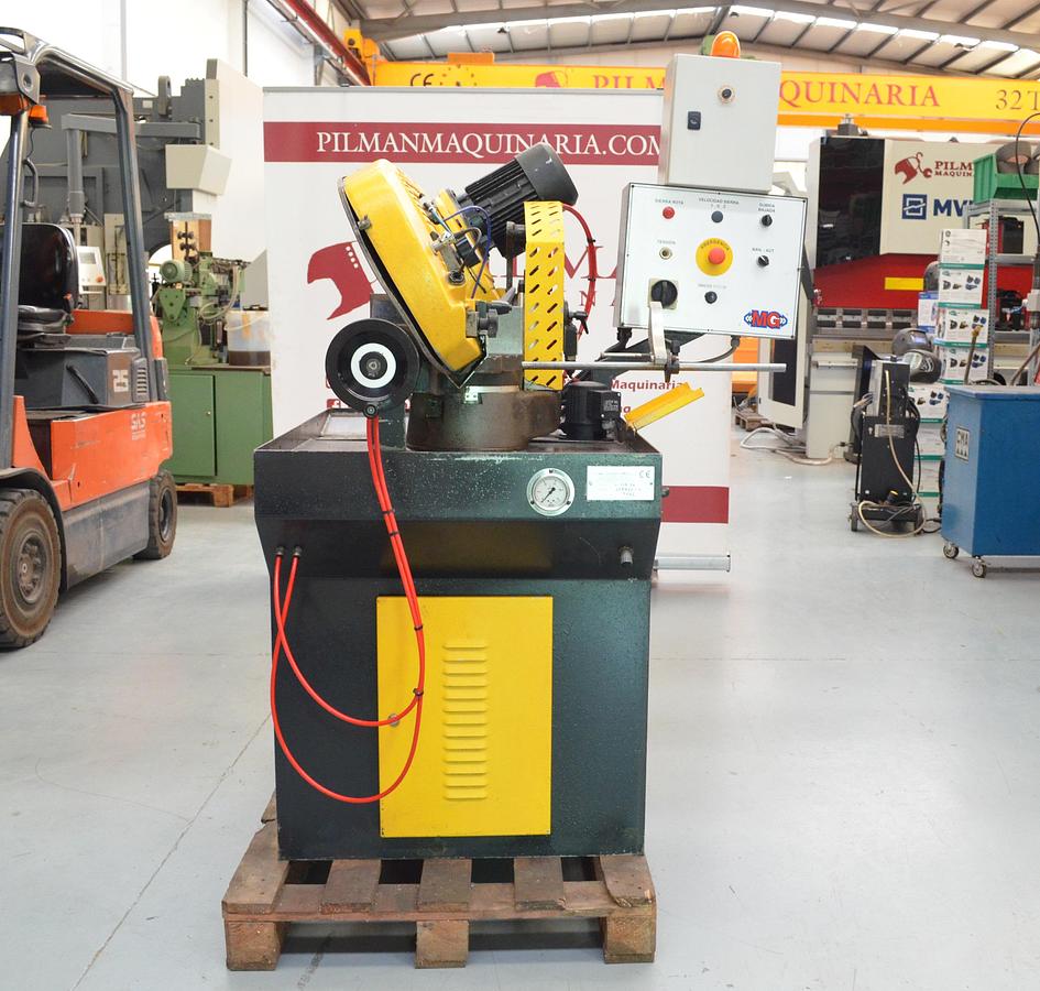 Usado Sierra cinta semi-automatica MG K 300 SA - 2006