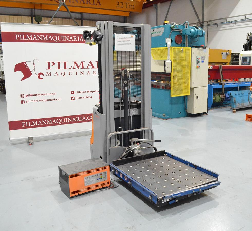 Usado Apilador Still EXV 12 con accesorio para matrices Comtec