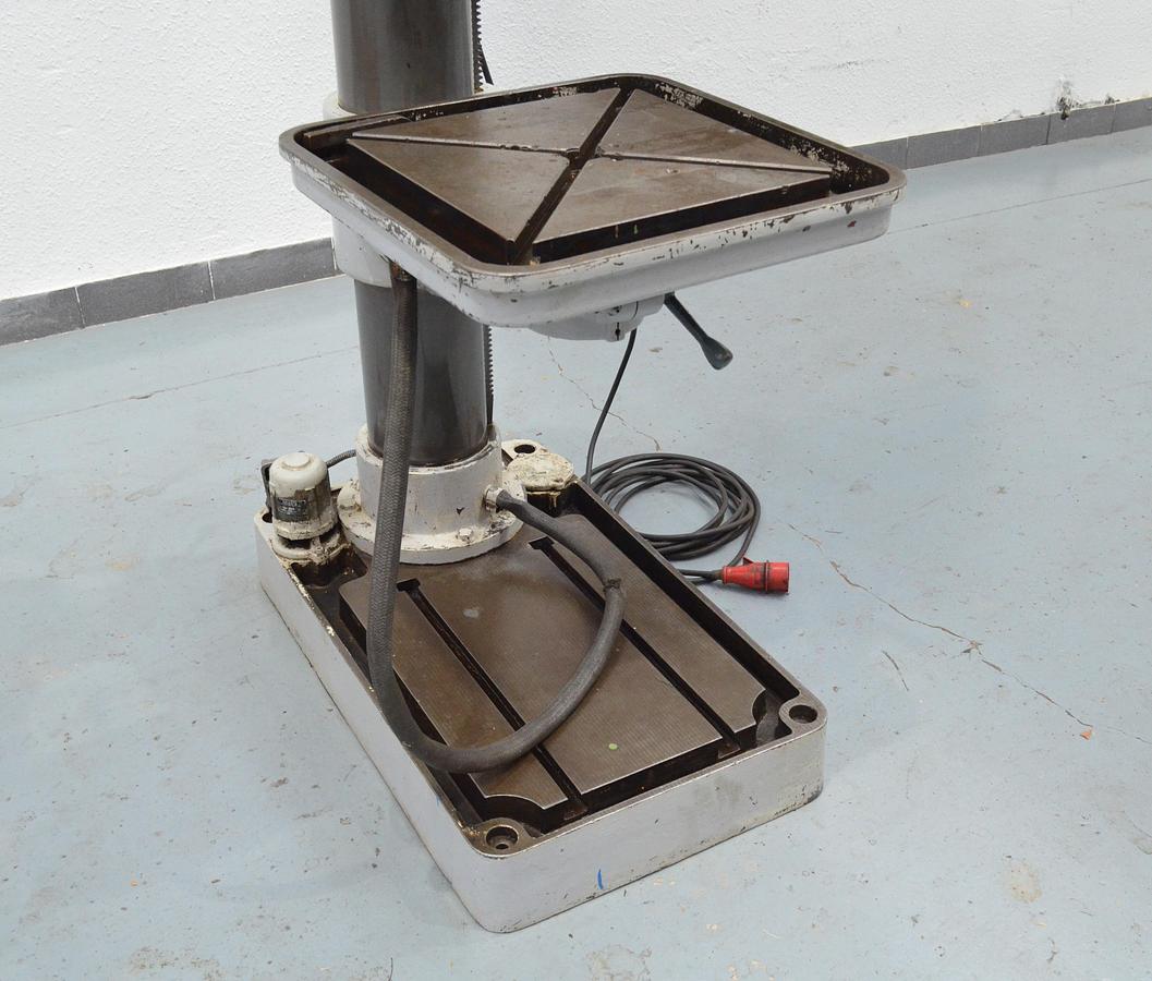 Usado Taladro columna Ibarmia 50-CA gris