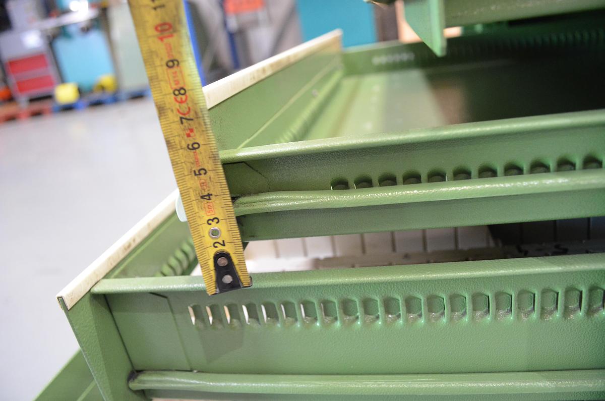 Usado Armario metalico cajones UNCETA 600x640x590(h)mm