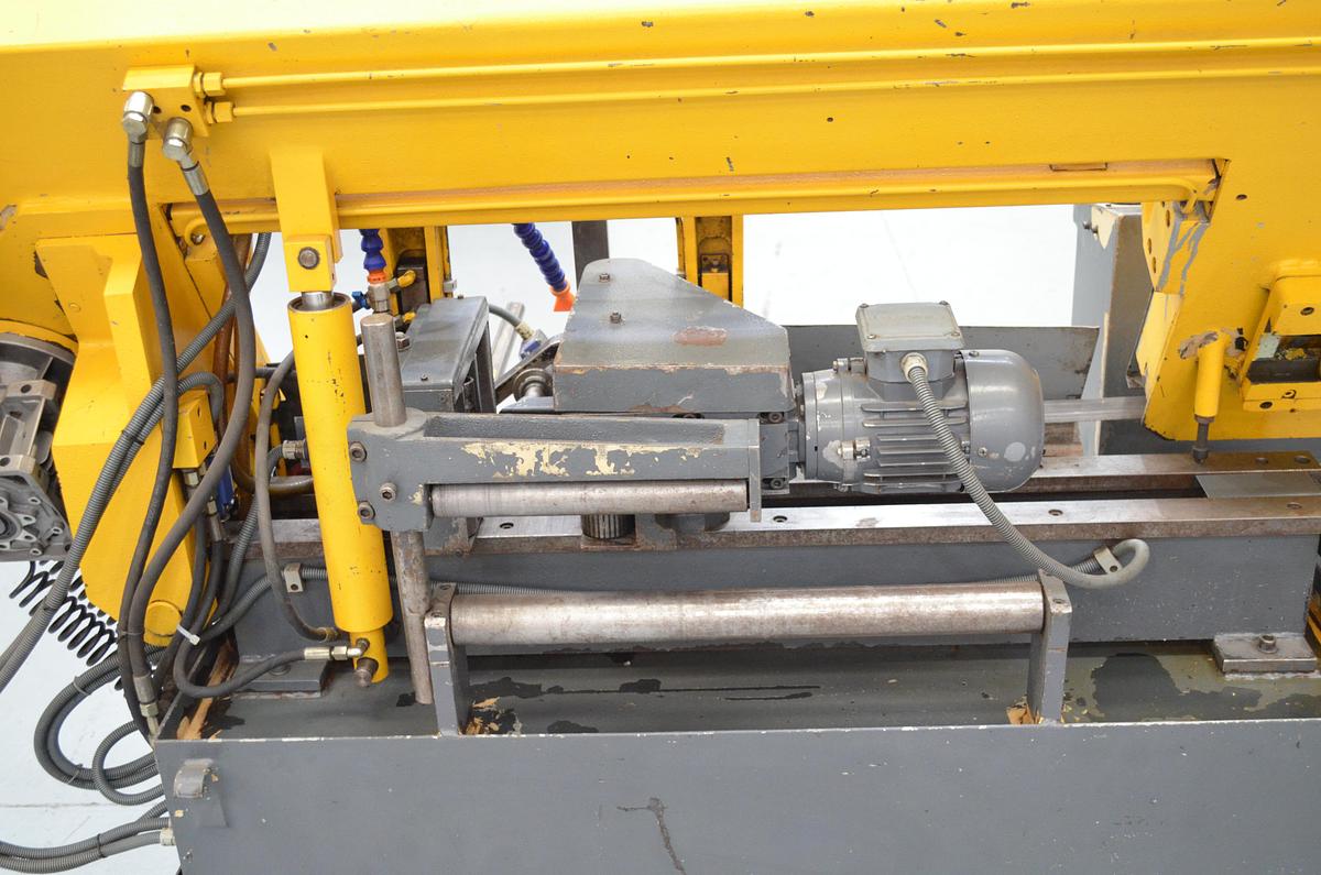 Usado Sierra cinta usada semi-automática MG BMSO 320L