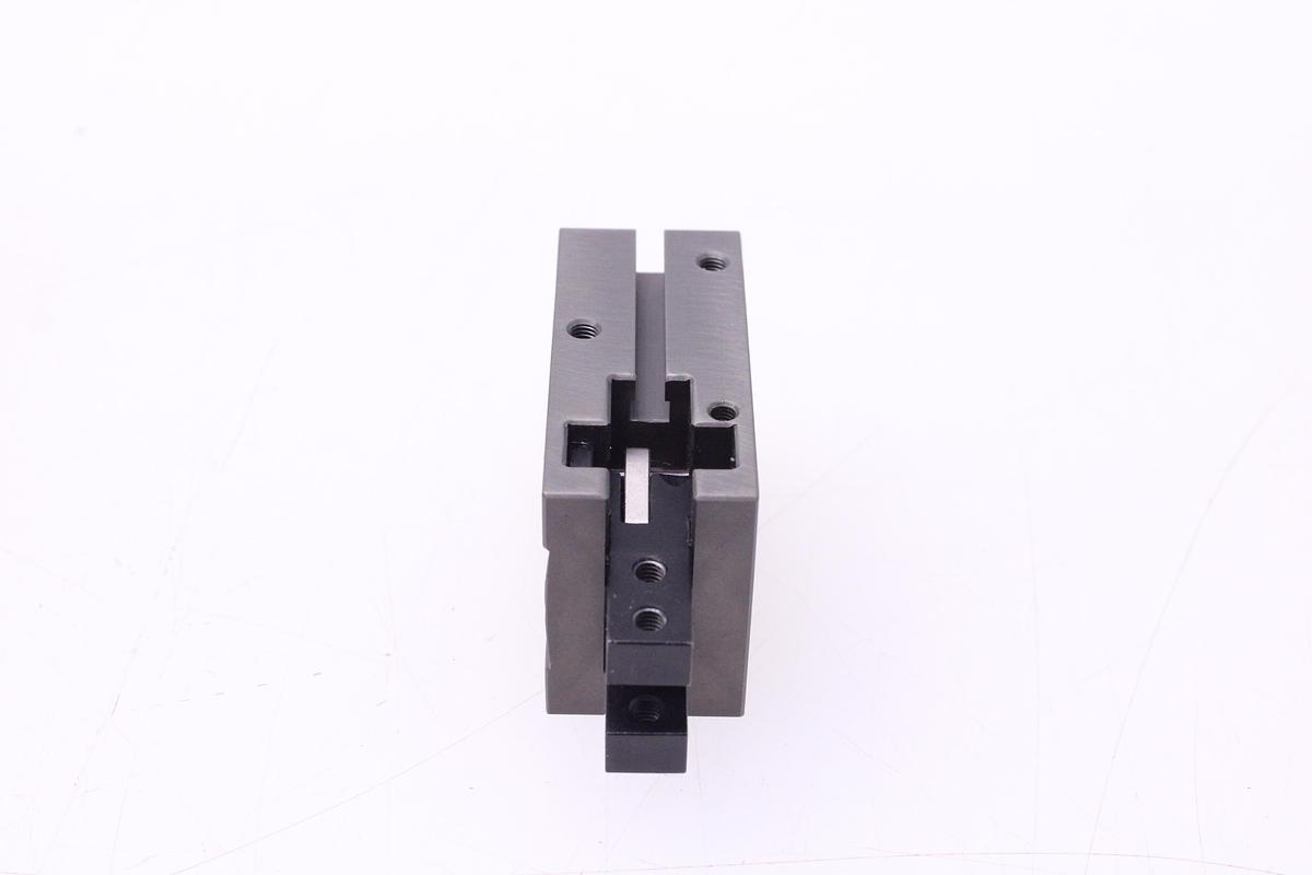 Usado Mini Pinza Neumática CKD FH125-D - 4 Unidades