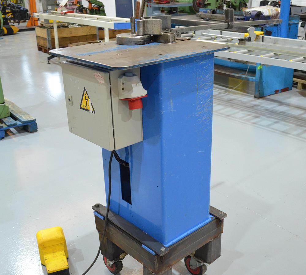 Usado Dobladora varillas ALBA DAE-16L