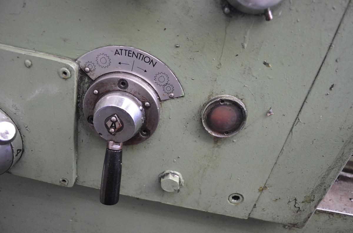 Usado Torno Geminis GE 650 2.000mm e.p