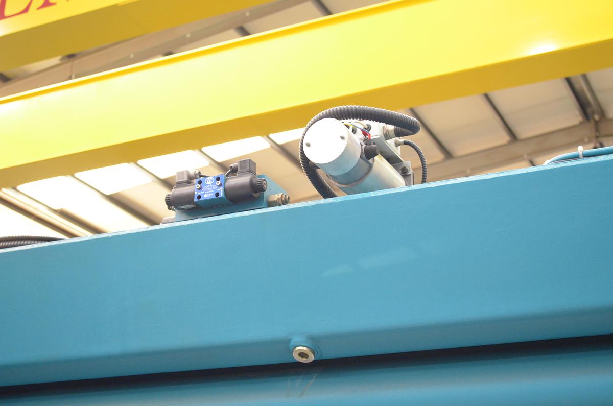 Usado Plegadora hidraulica Aciplex PHP-103-CN2 3240x100tn