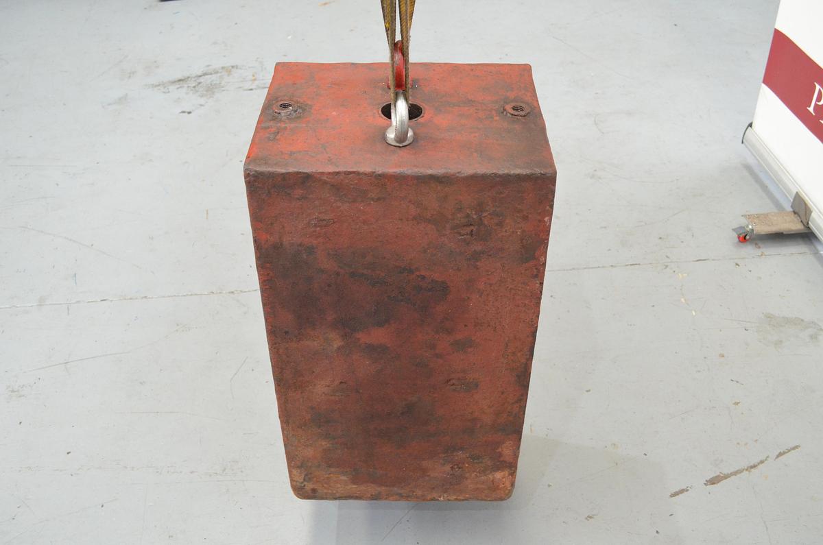 Usado Contrapeso 360x300x660mm - 502kg