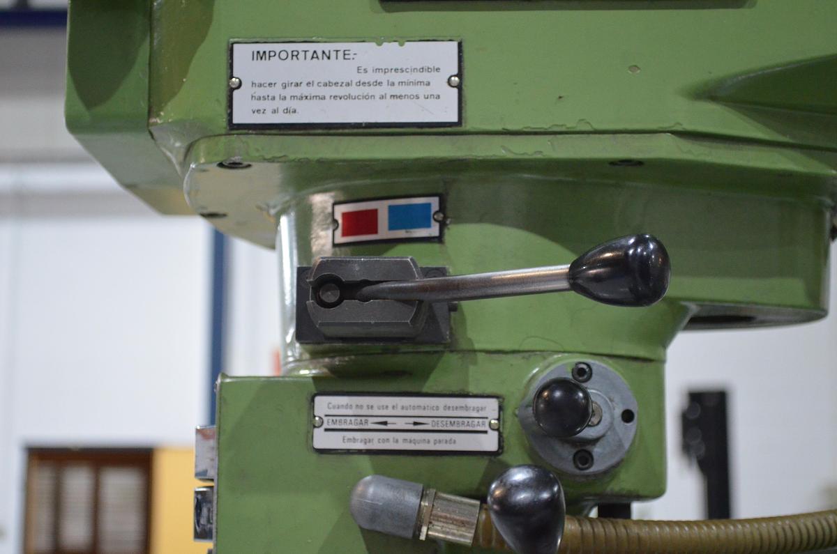 Usado Fresadora torreta Lagun FTV-4 visualizador Fagor X Y Z