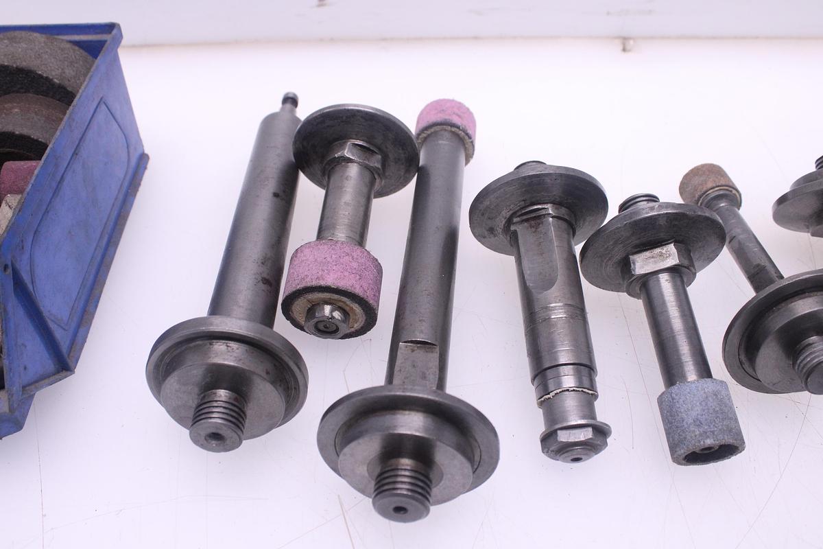 Usado Rectificadora con muelas para torno