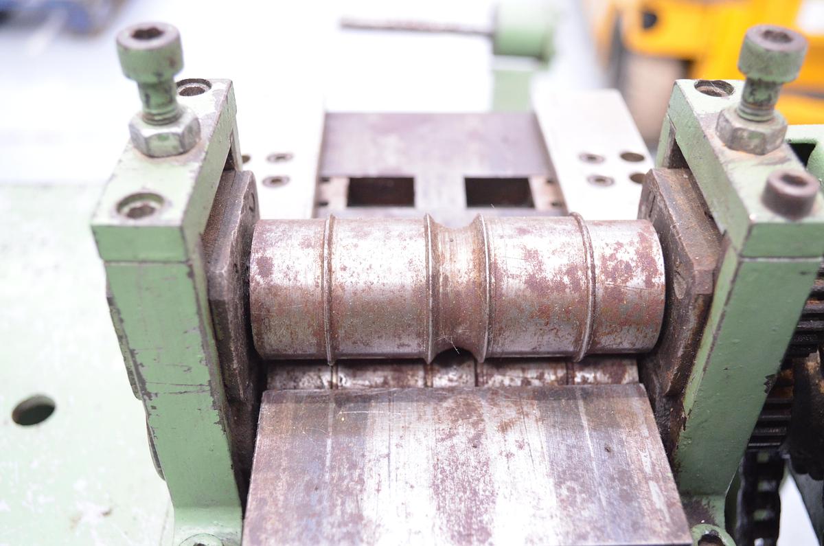 Usado Perfiladora motorizada usada