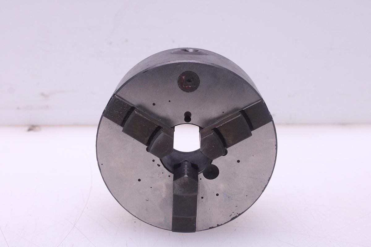 Usado Plato para Torno TdeG 135mm con base metalica