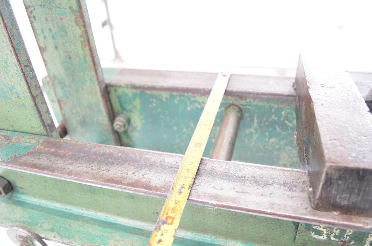 Usado Prensa manual Hermed 30tn