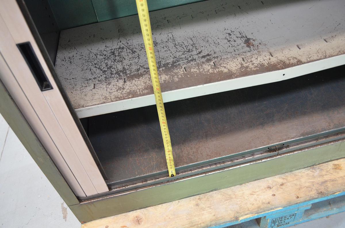 Usado Armario metálico con persiana 1200x450x1020(h)mm