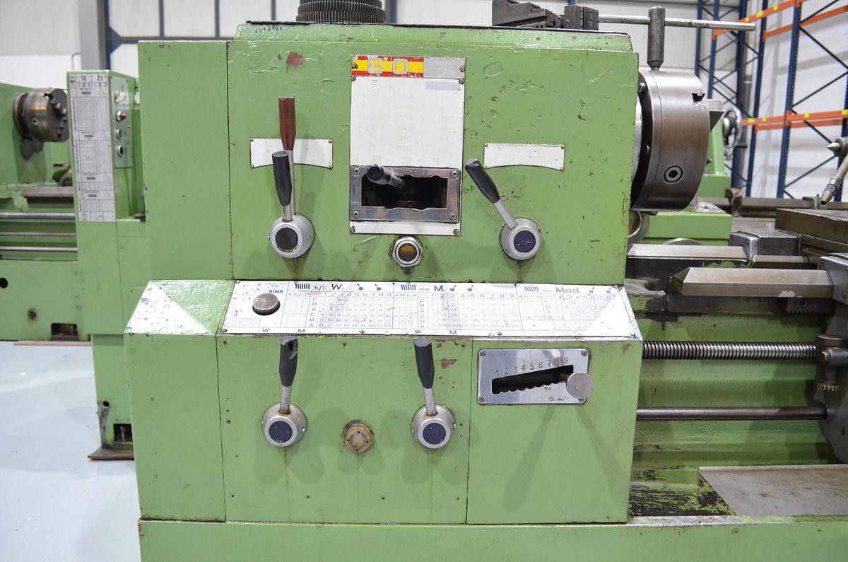 Usado Torno cumbre 60 1500mm e.p